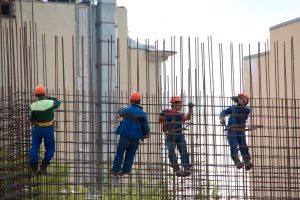 steel-workers-1029665_1280 (1)